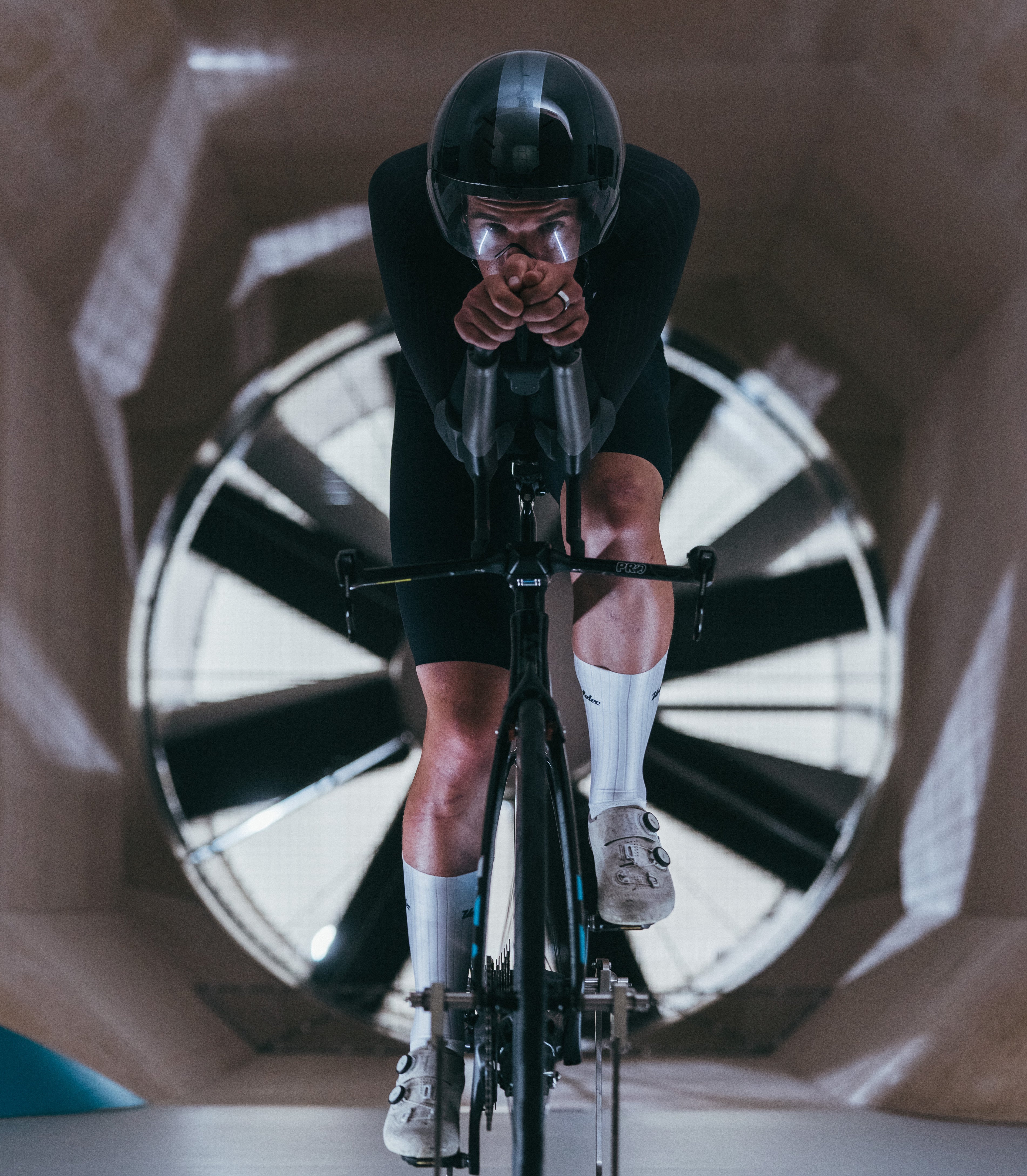 Aero speed suits & custom cycling wear. Made in Europe – Velotec